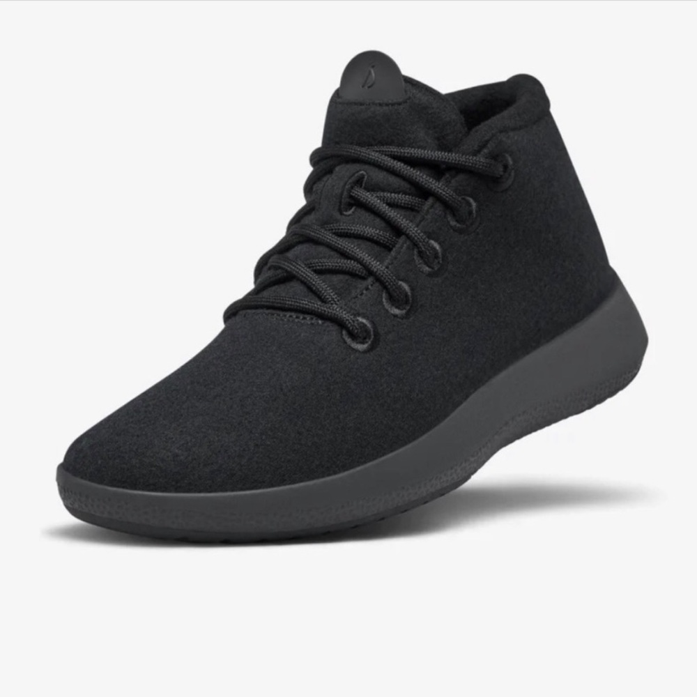 NWOB Women’s Allbirds Black Wool Runner-up Limited Mizzles in Black / Black sole